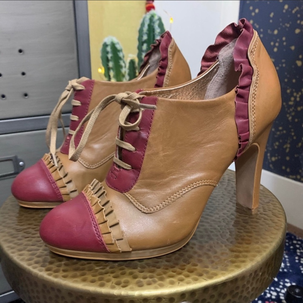 Miss Selfridge Shootie perf for Fall! Sz 7 (6.5)